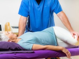 Alívio de dores musculares com quiropraxia Curitiba roberto hentz